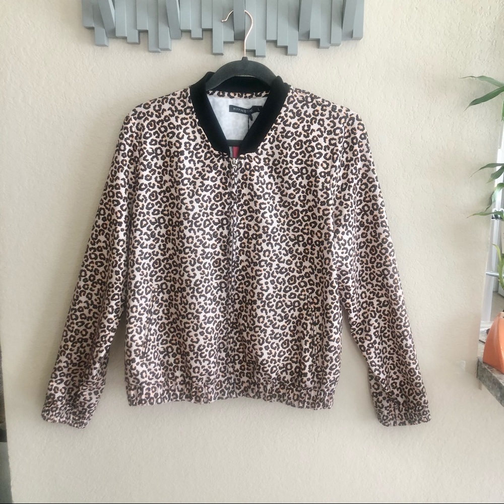 Hypnotic cheetah print light weight jacket, large